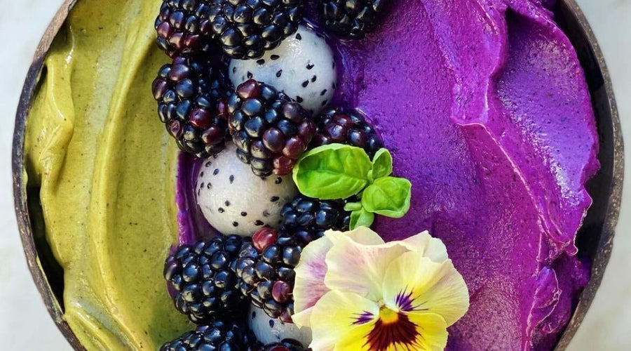 Prebiotic-Fiber Berry Matcha Bowl