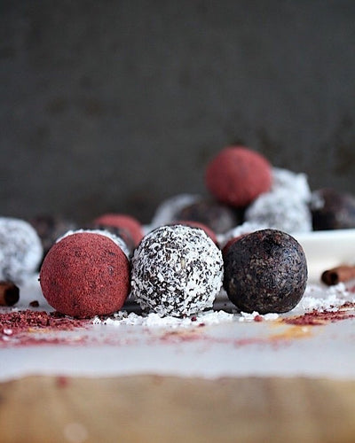 No-Bake Prebiotic-Fiber Blueberry Pie Bliss Balls!