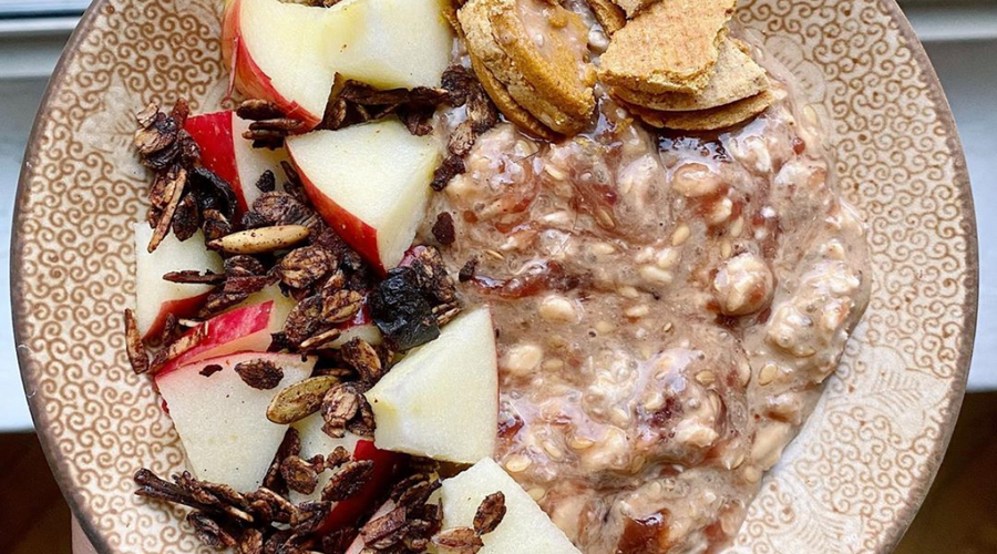 Prebiotic Fiber PB & J Overnight Oats