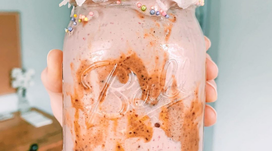 Prebiotic-Fiber Strawberry, Banana, & Coconut Smoothie!