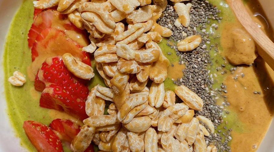 Prebiotic Fiber Fruity Smoothie Bowl
